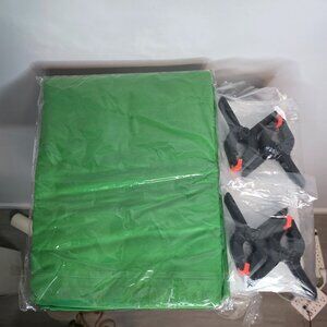 Green Screen 5x7 With Four Clamps UNUSED